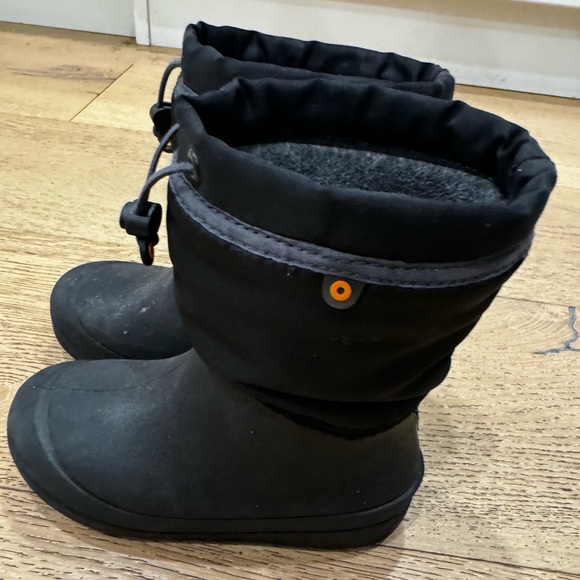 Bogs Winter Boots Youth Size 1 - Picture 2 of 4